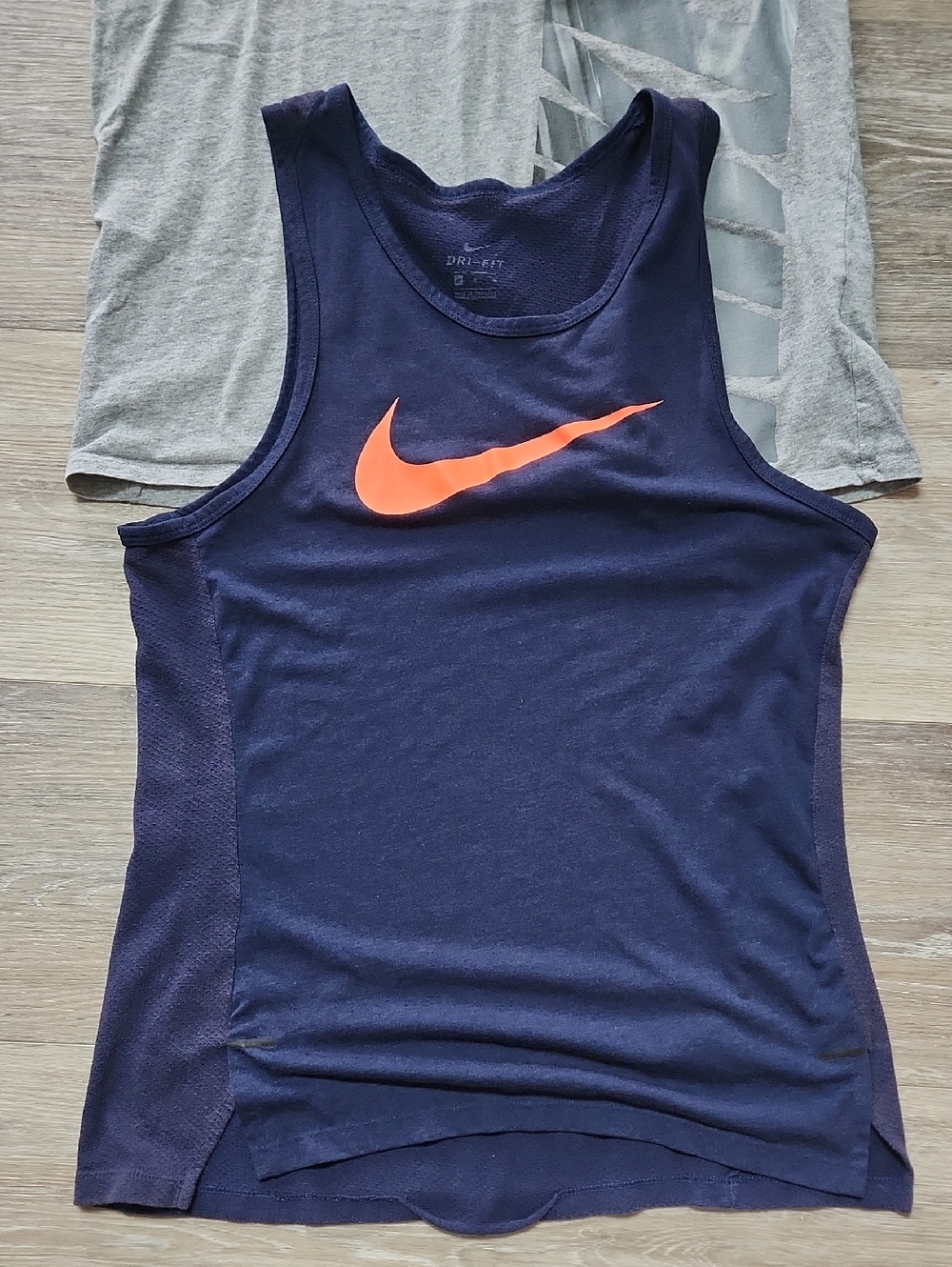 2 Mens Nike Tank Tops